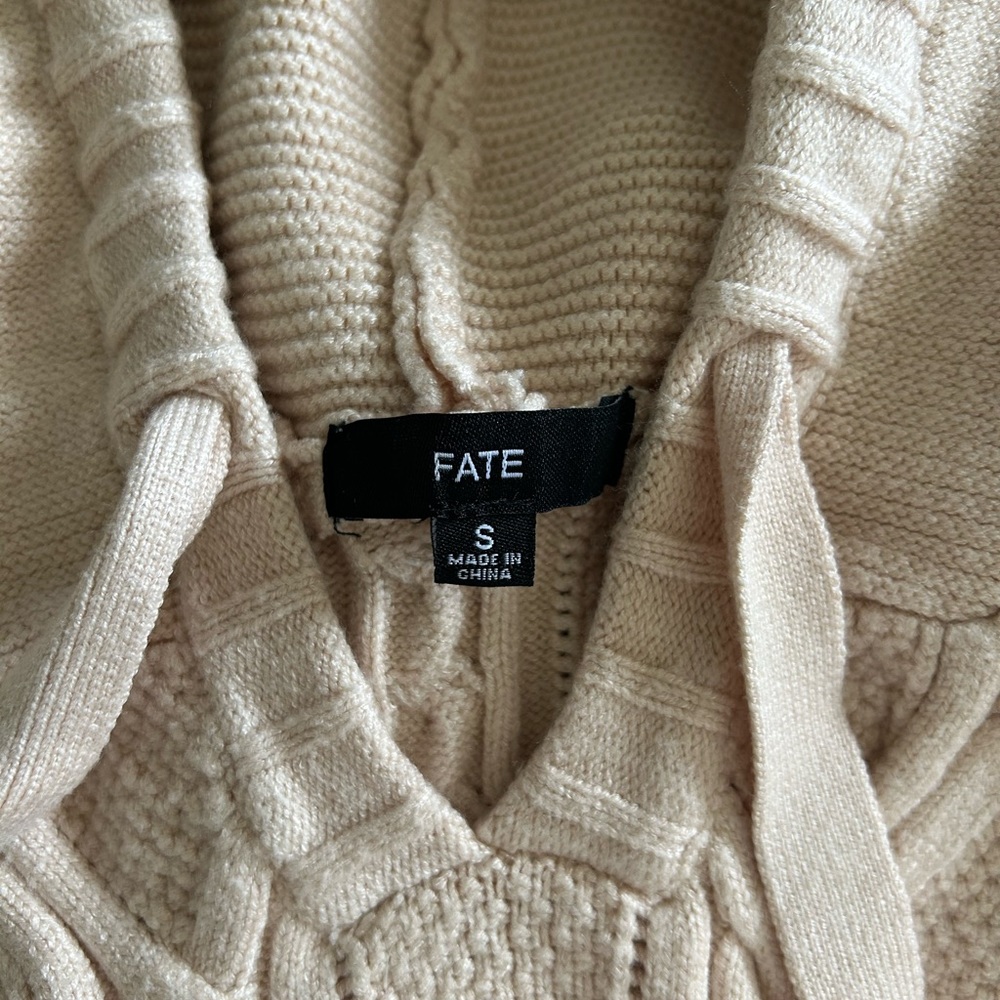 Knitted hooded sweater never worn